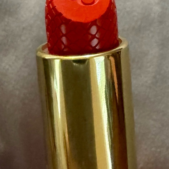 🆕 NIB JIMMY CHOO Seduction Collection #004 Coral Kiss Satin Lipstick - Picture 10 of 13